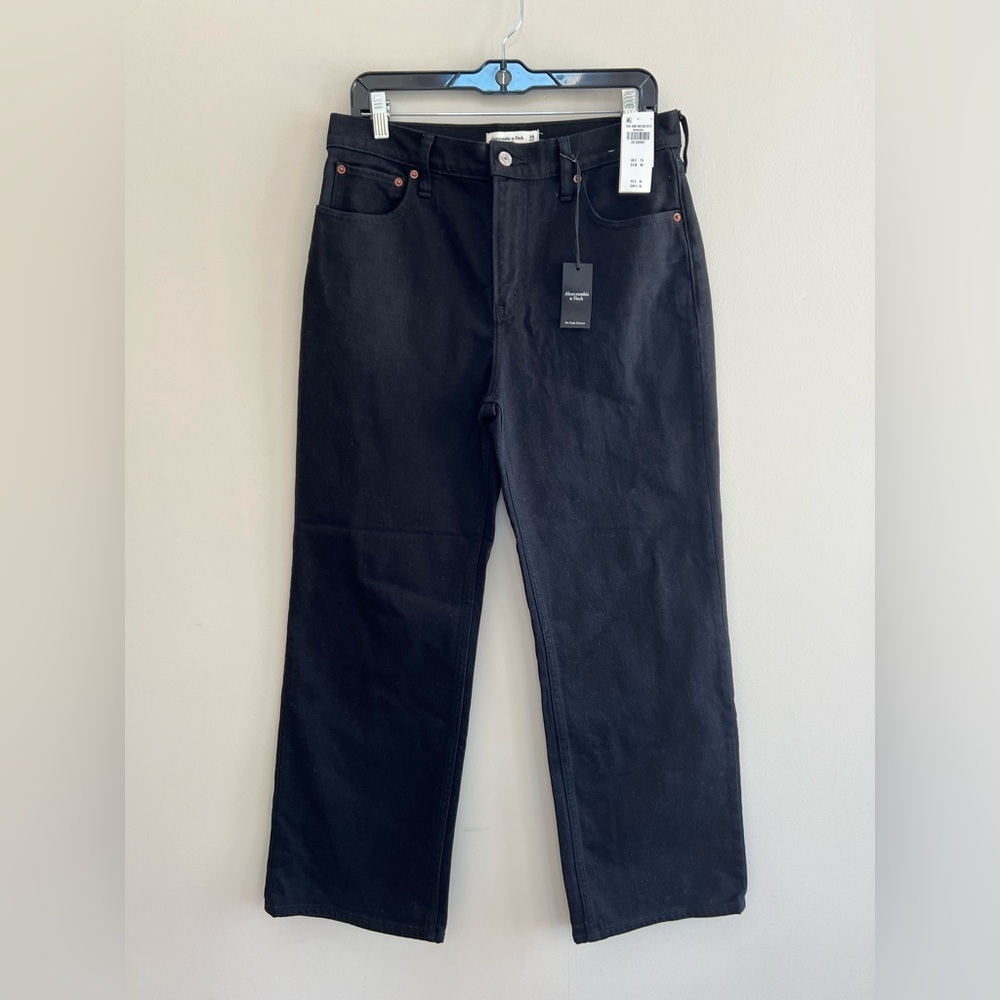 Abercrombie & Fitch NWT High Rise 90s Relaxed Jean in No Fade Black, size 29S